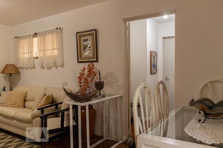 Apartamento à venda com 74m², 2 quartos e 1 vagaSala