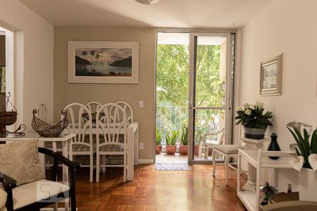 Apartamento à venda com 74m², 2 quartos e 1 vagaSala