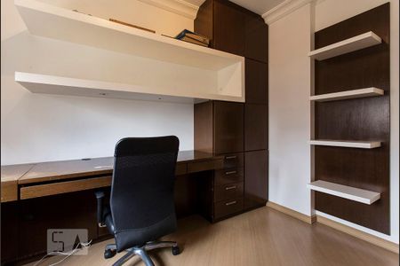 Quarto de apartamento para alugar com 2 quartos, 74m² em Indianópolis, São Paulo
