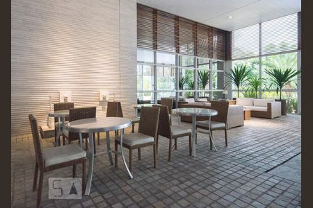 Apartamento à venda com 75m², 2 quartos e 2 vagasÁrea Externa