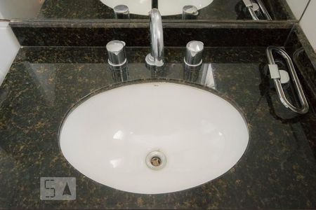 Apartamento à venda com 75m², 2 quartos e 2 vagasDetalhe Suíte