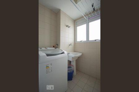 Apartamento à venda com 75m², 2 quartos e 2 vagasÁrea Serviço