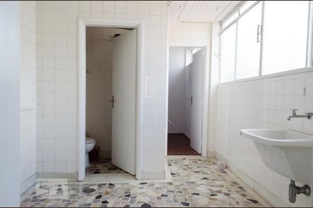 Apartamento à venda com 130m², 3 quartos e 1 vagaÁrea de serviço