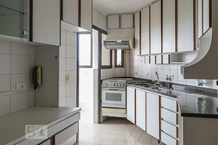 Apartamento para alugar com 130m², 4 quartos e 2 vagas Apartamento para alugar com 130m², 4 quartos e 2 vagasCozinha