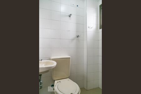 Apartamento para alugar com 130m², 4 quartos e 2 vagas Apartamento para alugar com 130m², 4 quartos e 2 vagasBanheiro de serviço