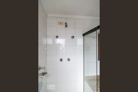 Apartamento para alugar com 130m², 4 quartos e 2 vagas Apartamento para alugar com 130m², 4 quartos e 2 vagasBanheiro do Quarto 4 (suite)