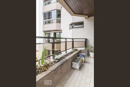 Apartamento para alugar com 130m², 4 quartos e 2 vagas Apartamento para alugar com 130m², 4 quartos e 2 vagasVaranda do Quarto 1 (também a da sala)