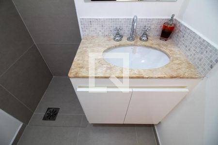 Banheiro de apartamento à venda com 2 quartos, 70m² em Campo Belo, São Paulo
