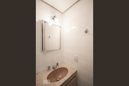 Banheiro de apartamento para alugar com 2 quartos, 70m² em Campo Belo, São Paulo