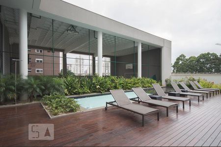 Apartamento para alugar com 35m², 1 quarto e 1 vagaQuadra coberta ao fundo e piscina aberta que bate sol 