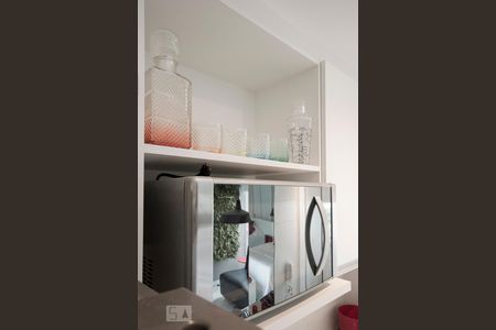 Apartamento para alugar com 35m², 1 quarto e 1 vagaDetalhe Cozinha microondas blue touch