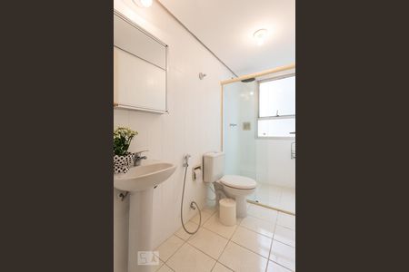 Banheiro de apartamento para alugar com 1 quarto, 45m² em Itaim Bibi, São Paulo