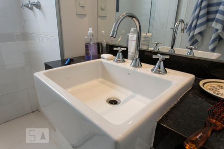 Apartamento para alugar com 105m², 2 quartos e 2 vagasBanheiro da suíte 2