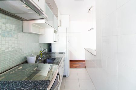 Cozinha de apartamento para alugar com 1 quarto, 42m² em Sumarezinho, São Paulo