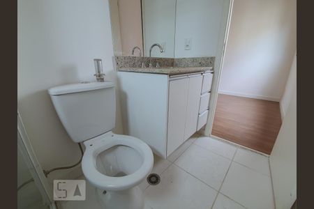 Banheiro de apartamento para alugar com 2 quartos, 57m² em Bela Vista, São Paulo