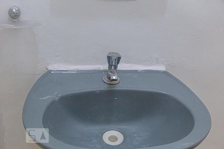 Banheiro de kitnet/studio para alugar com 1 quarto, 30m² em Bela Vista, São Paulo