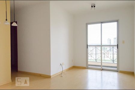 Apartamento para alugar com 75m², 3 quartos e 1 vagaSala