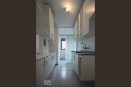 Cozinha de apartamento para alugar com 1 quarto, 50m² em Brooklin Paulista, São Paulo