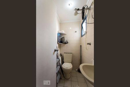 Apartamento à venda com 74m², 2 quartos e 1 vaga Apartamento à venda com 74m², 2 quartos e 1 vagaBanheiro de serviço