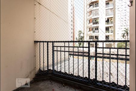 Apartamento à venda com 74m², 2 quartos e 1 vaga Apartamento à venda com 74m², 2 quartos e 1 vagaVaranda