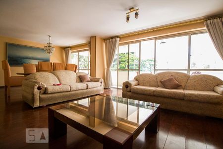 Sala de apartamento à venda com 3 quartos, 241m² em Aclimação, São Paulo