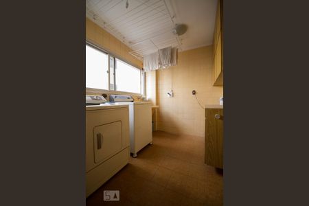 Apartamento à venda com 241m², 3 quartos e 3 vagasLavanderia