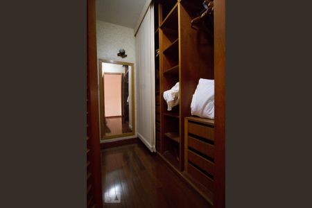 Apartamento à venda com 241m², 3 quartos e 3 vagasCloset Suite 1