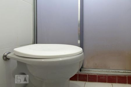 Apartamento à venda com 280m², 5 quartos e 2 vagas Apartamento à venda com 280m², 5 quartos e 2 vagasBanheiro da suíte 2