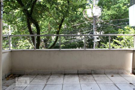 Apartamento à venda com 280m², 5 quartos e 2 vagas Apartamento à venda com 280m², 5 quartos e 2 vagasVaranda