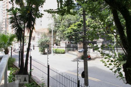 Apartamento à venda com 280m², 5 quartos e 2 vagas Apartamento à venda com 280m², 5 quartos e 2 vagasVista