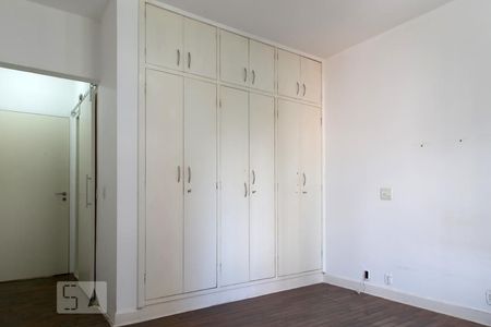 Apartamento à venda com 280m², 5 quartos e 2 vagas Apartamento à venda com 280m², 5 quartos e 2 vagasSuíte 4