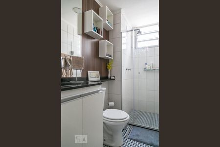 Banheiro de apartamento para alugar com 2 quartos, 59m² em Liberdade, São Paulo