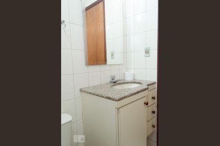 Banheiro de apartamento à venda com 3 quartos, 90m² em Vila Industrial, Campinas