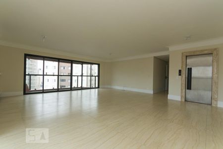 Apartamento para alugar com 217m², 4 quartos e 4 vagasSala