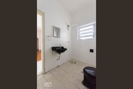 Banheiro de apartamento para alugar com 1 quarto, 90m² em República, São Paulo