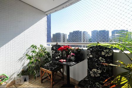 Varanda de apartamento para alugar com 3 quartos, 165m² em Vila Suzana, São Paulo