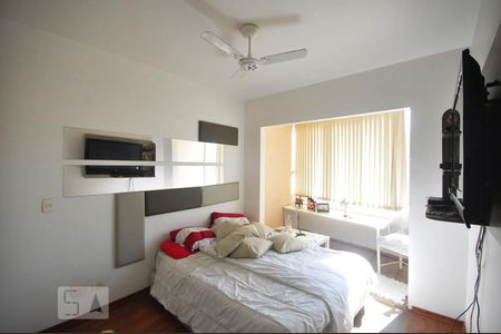 Quarto suíte de apartamento para alugar com 3 quartos, 165m² em Vila Suzana, São Paulo