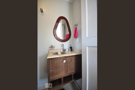 Lavabo de apartamento para alugar com 3 quartos, 165m² em Vila Suzana, São Paulo