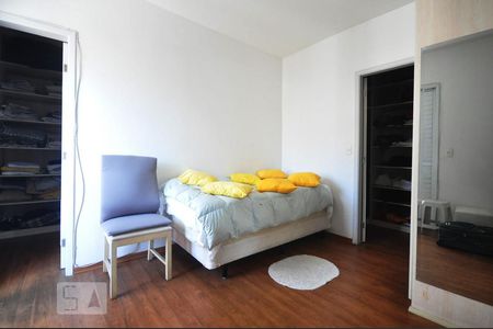 Quarto de apartamento para alugar com 3 quartos, 165m² em Vila Suzana, São Paulo