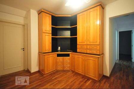 Apartamento para alugar com 210m², 4 quartos e 3 vagasCorredor