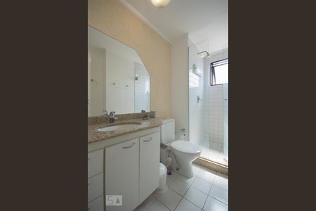 Banheiro de apartamento à venda com 1 quarto, 47m² em Vila Clementino, São Paulo