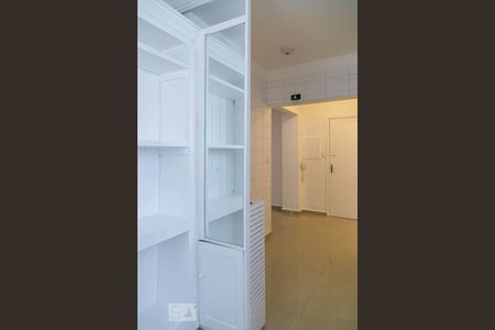 Apartamento à venda com 67m², 1 quarto e sem vaga Apartamento à venda com 67m², 1 quarto e sem vagaCozinha (ao fundo entrada do AP)