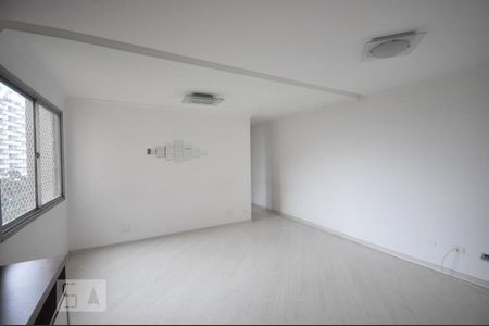 Sala de apartamento para alugar com 2 quartos, 70m² em Vila Suzana, São Paulo