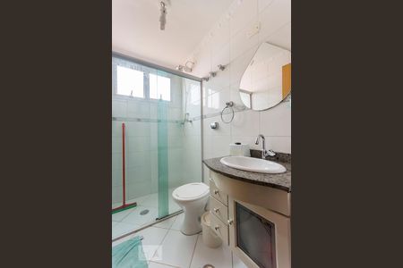 Banheiro de apartamento para alugar com 2 quartos, 68m² em Sumaré, São Paulo