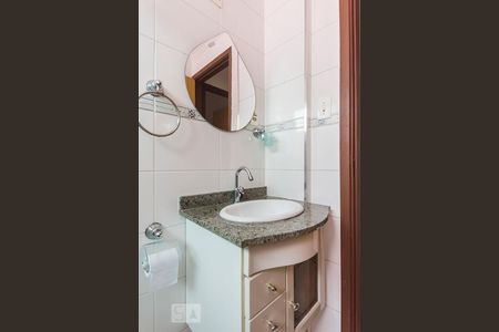 Banheiro de apartamento para alugar com 2 quartos, 68m² em Sumaré, São Paulo