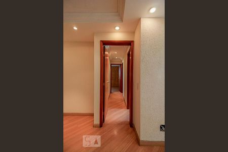 Corredor de apartamento para alugar com 3 quartos, 80m² em Mooca, São Paulo