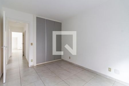 Apartamento para alugar com 150m², 3 quartos e 1 vagaSuíte