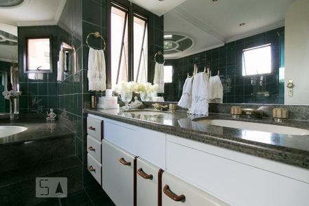 Apartamento à venda com 220m², 3 quartos e 3 vagasPias da suíte 1