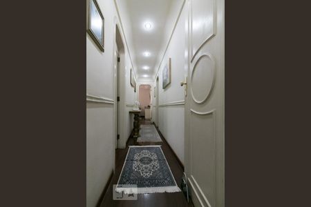 Apartamento à venda com 220m², 3 quartos e 3 vagasCorredor para as suítes