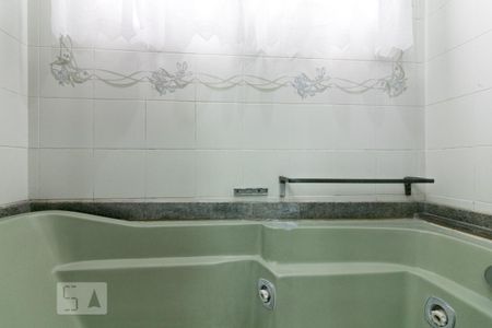 Apartamento à venda com 220m², 3 quartos e 3 vagasBanheira da Suíte 2